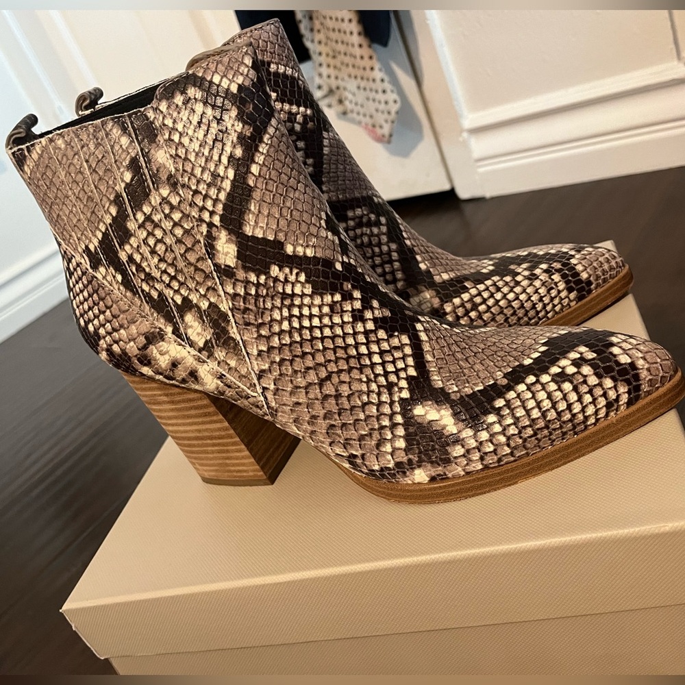 Marc fisher heeled boots size 7.5